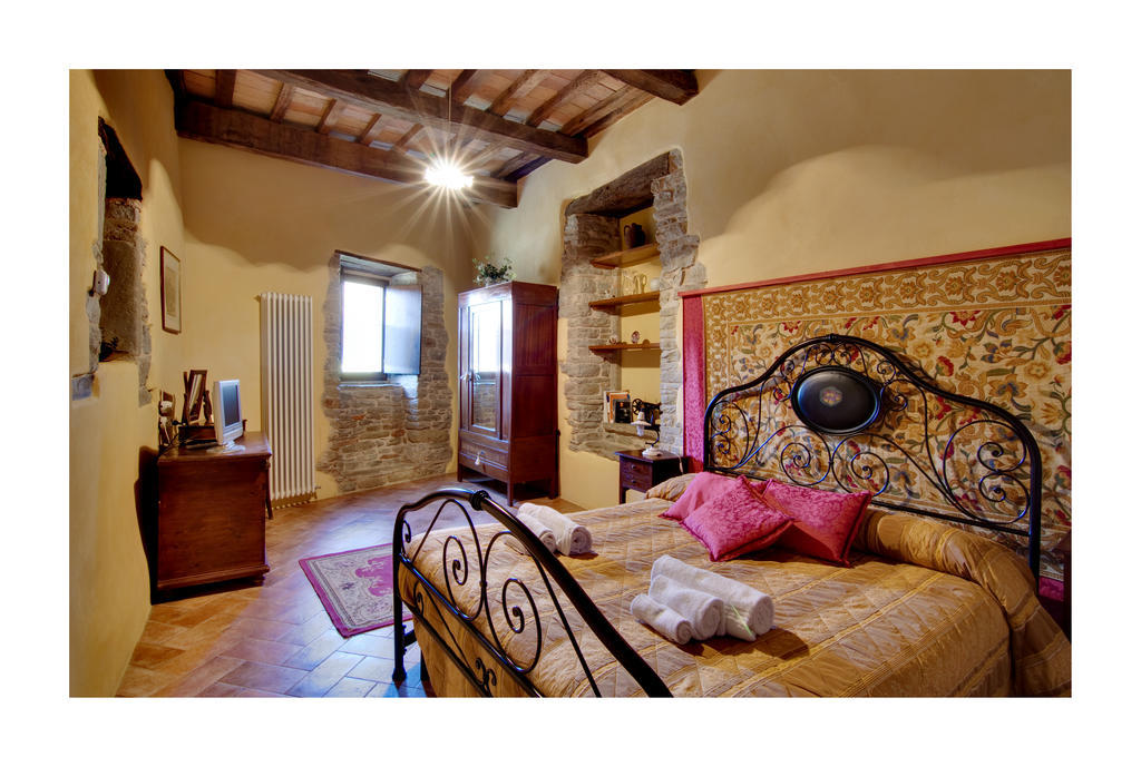 Agriturismo Biologico Castello Della Pieve Mercatello sul Metauro Habitación foto